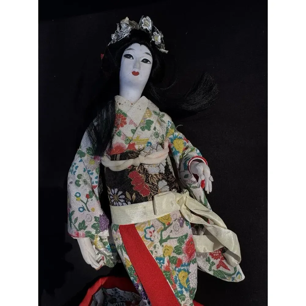 Japanese Geisha Silk Gold Kimono 17.5